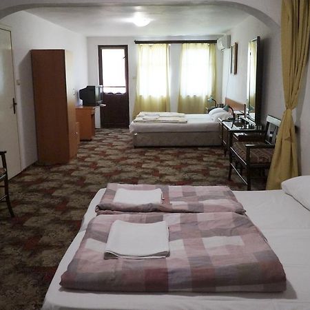 Guestrooms Ross Veliko Tarnovo Buitenkant foto